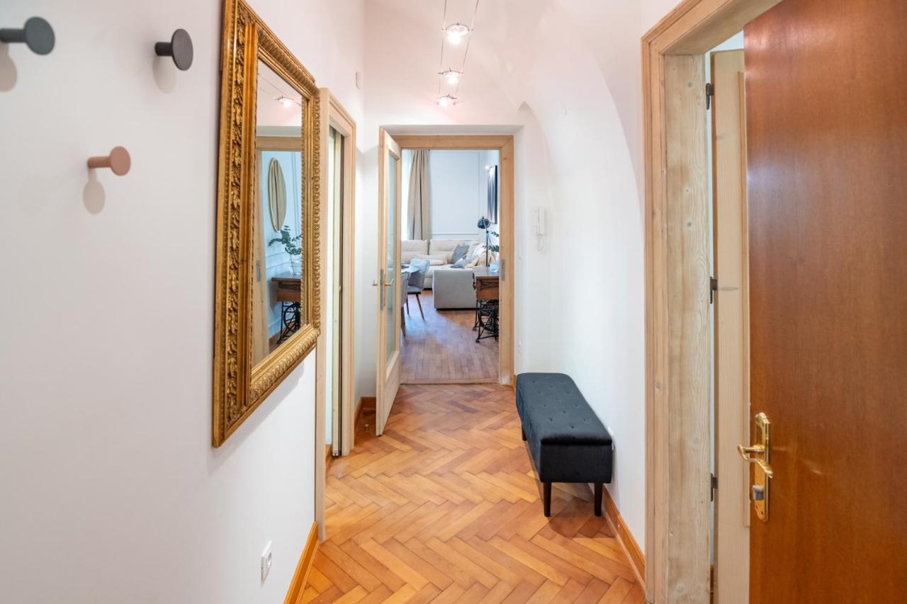 Apartment Breg - Old Town River *